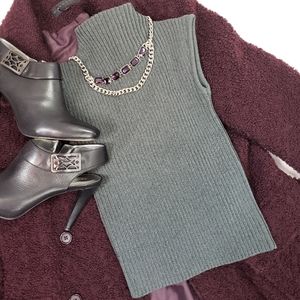 Victoria's Secret Moda Int'l gray sweater, Size S